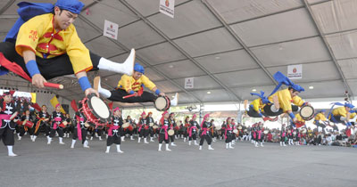 EISÃ: dança de tambores de Okinawa EISÃ: dança de tambores de Okinawa