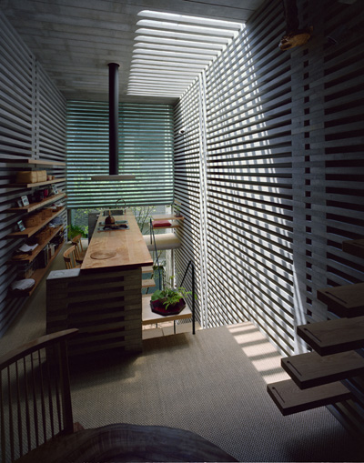 LAYER HOUSE HIROAKI OHTANI Kobe, Província de Hyogo, Japão, 2003 LAYER HOUSE HIROAKI OHTANI Kobe, Província de Hyogo, Japão, 2003